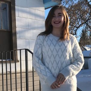 Meet your Posher, Mikhaila